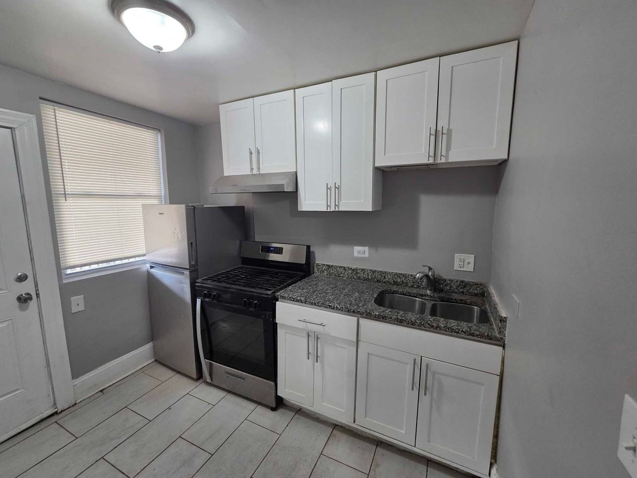 435 E 71st St - Photo 5 of 8