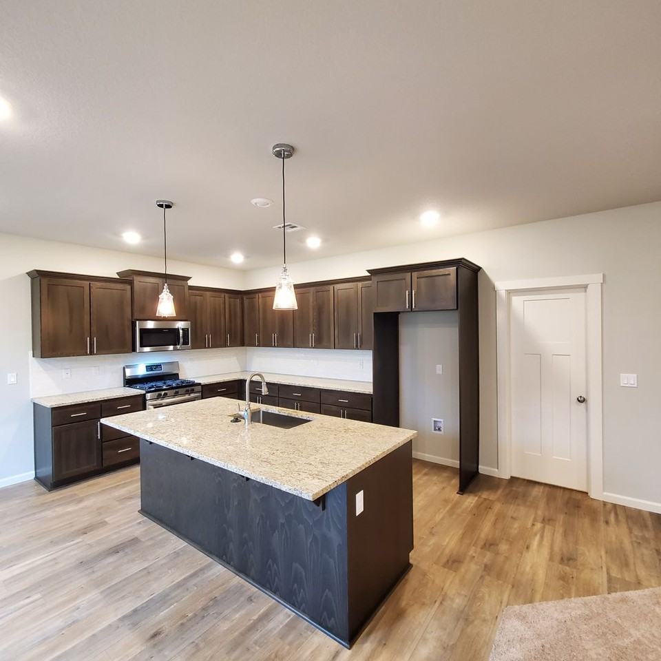 6307 Rebecca St Se - Photo 3 of 30