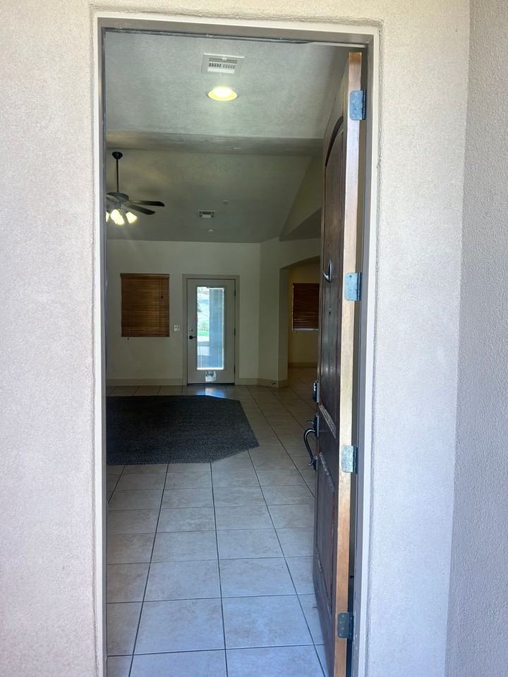 673 N 175 E - Photo 2 of 37