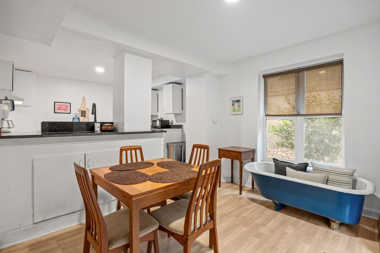 2811 Gordon St - Photo 4 of 17