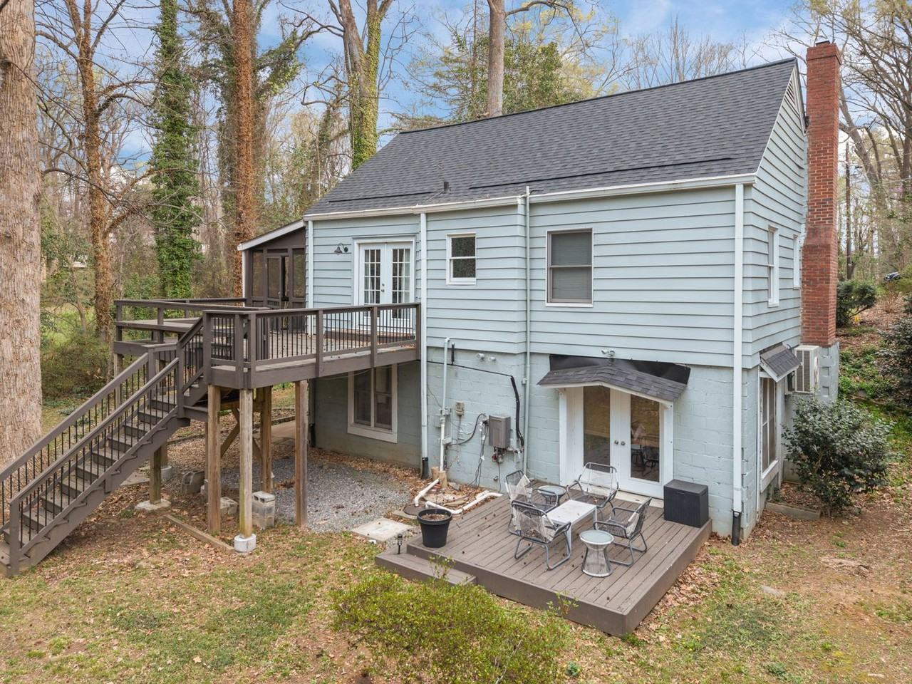 2811 Gordon St - Photo 2 of 17