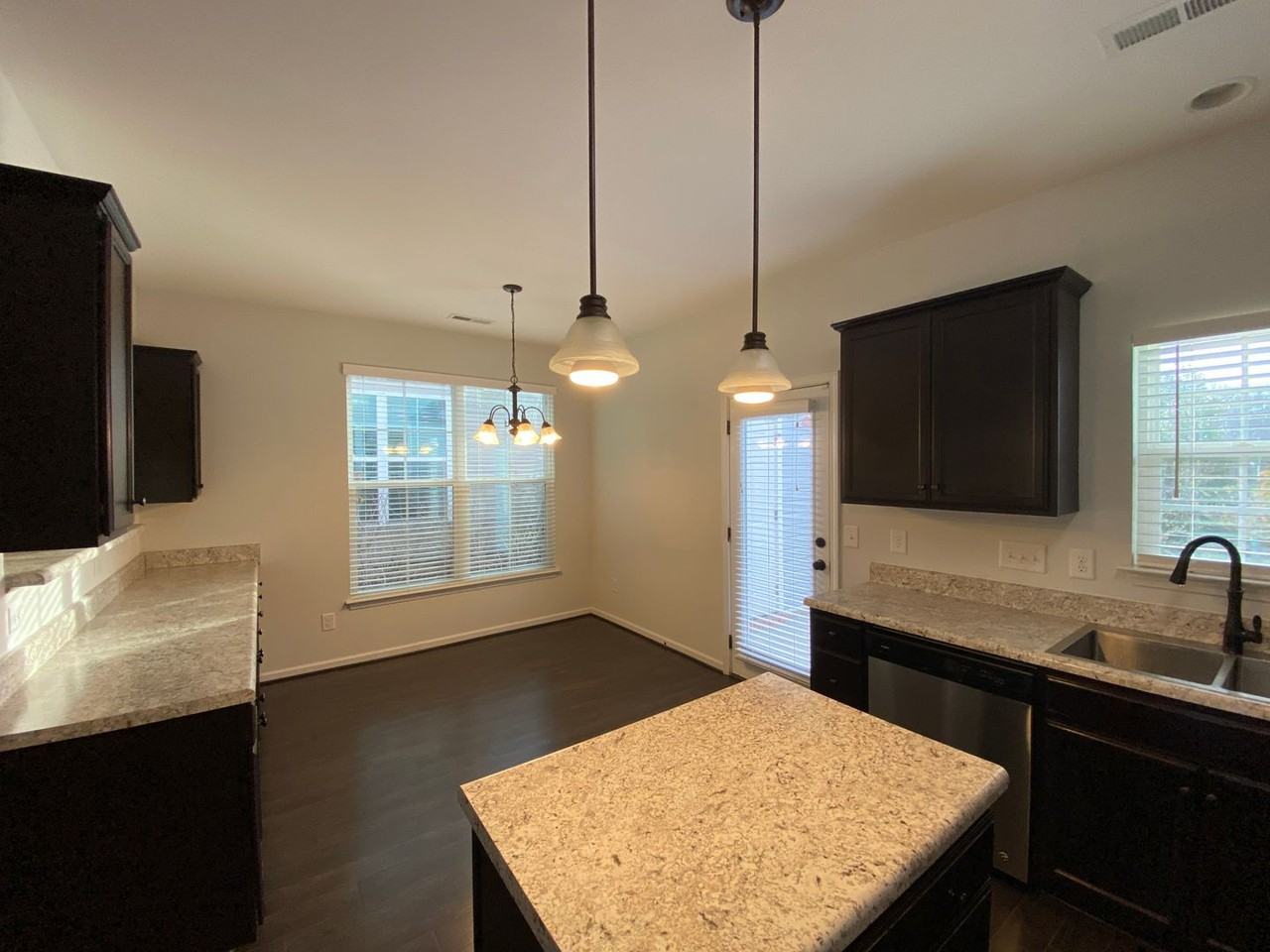 5454 Farm House Trl - Photo 4 of 20