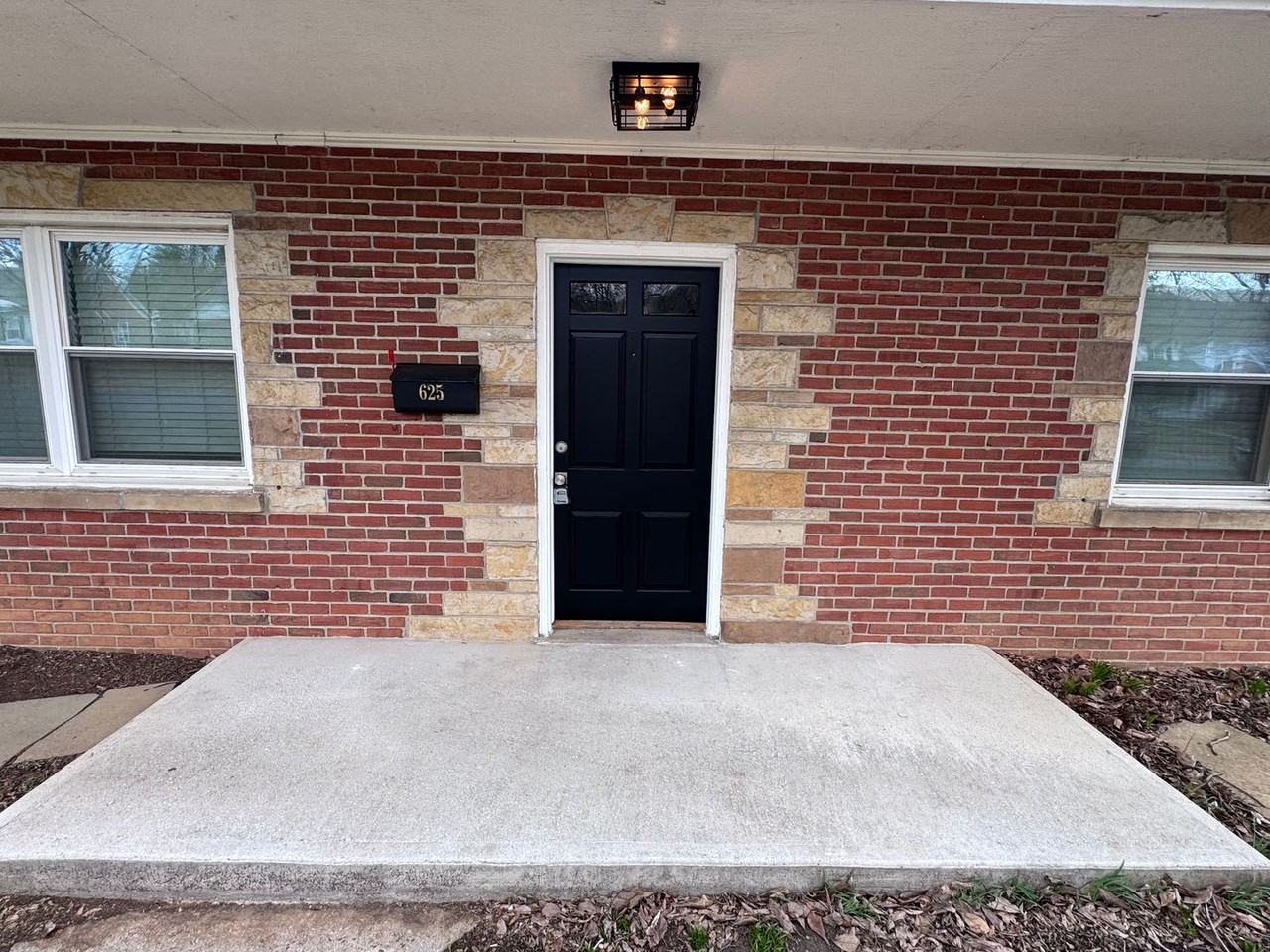 625 Fernwood St - Photo 2 of 13