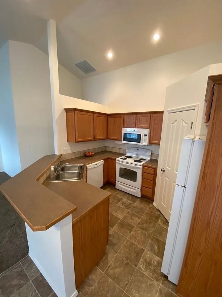 1711 Checola St - Photo 5 of 9