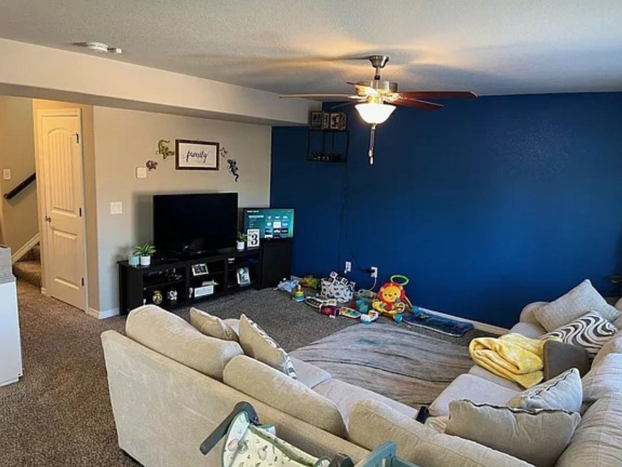 5492 Hammond Dr - Photo 5 of 25