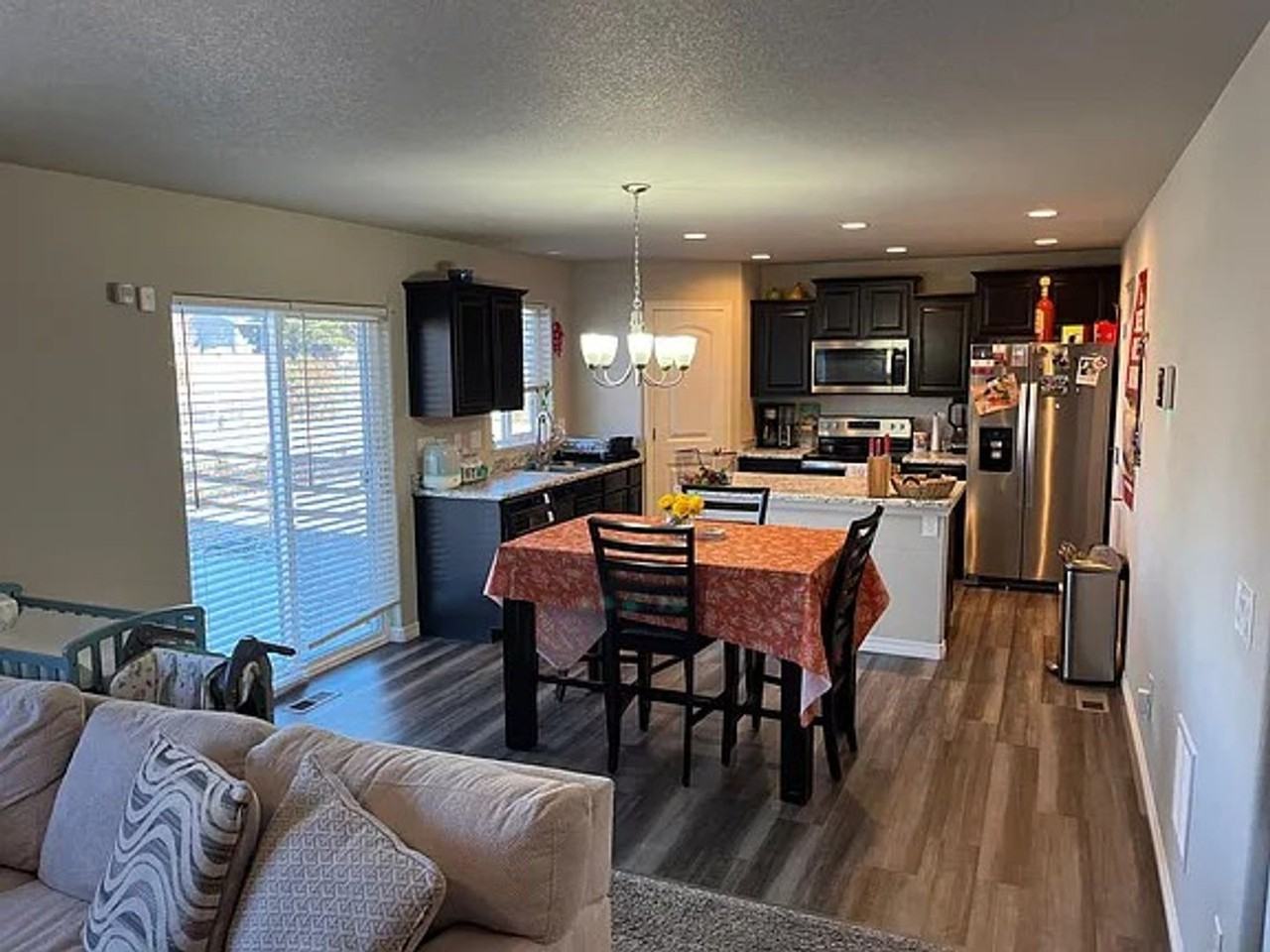 5492 Hammond Dr - Photo 6 of 25