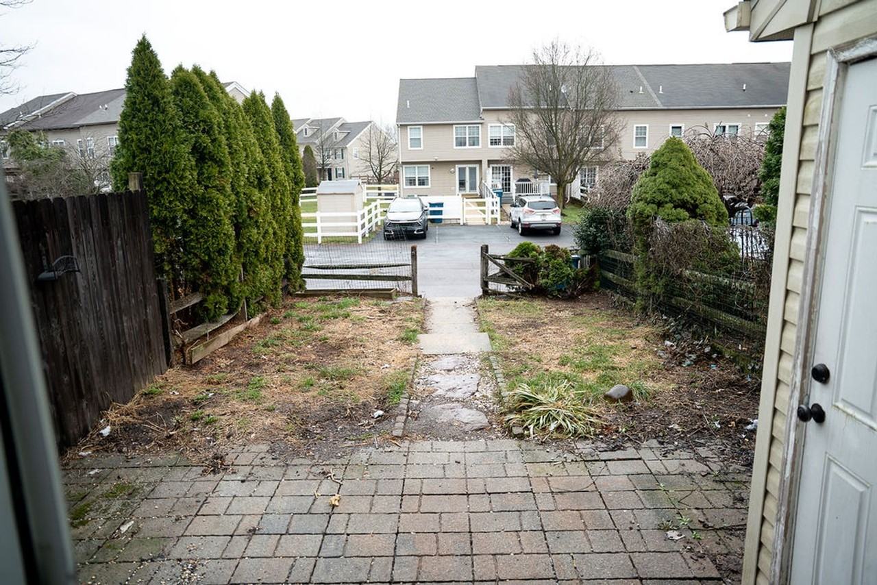 149 Sunnyside Ln - Photo 2 of 18