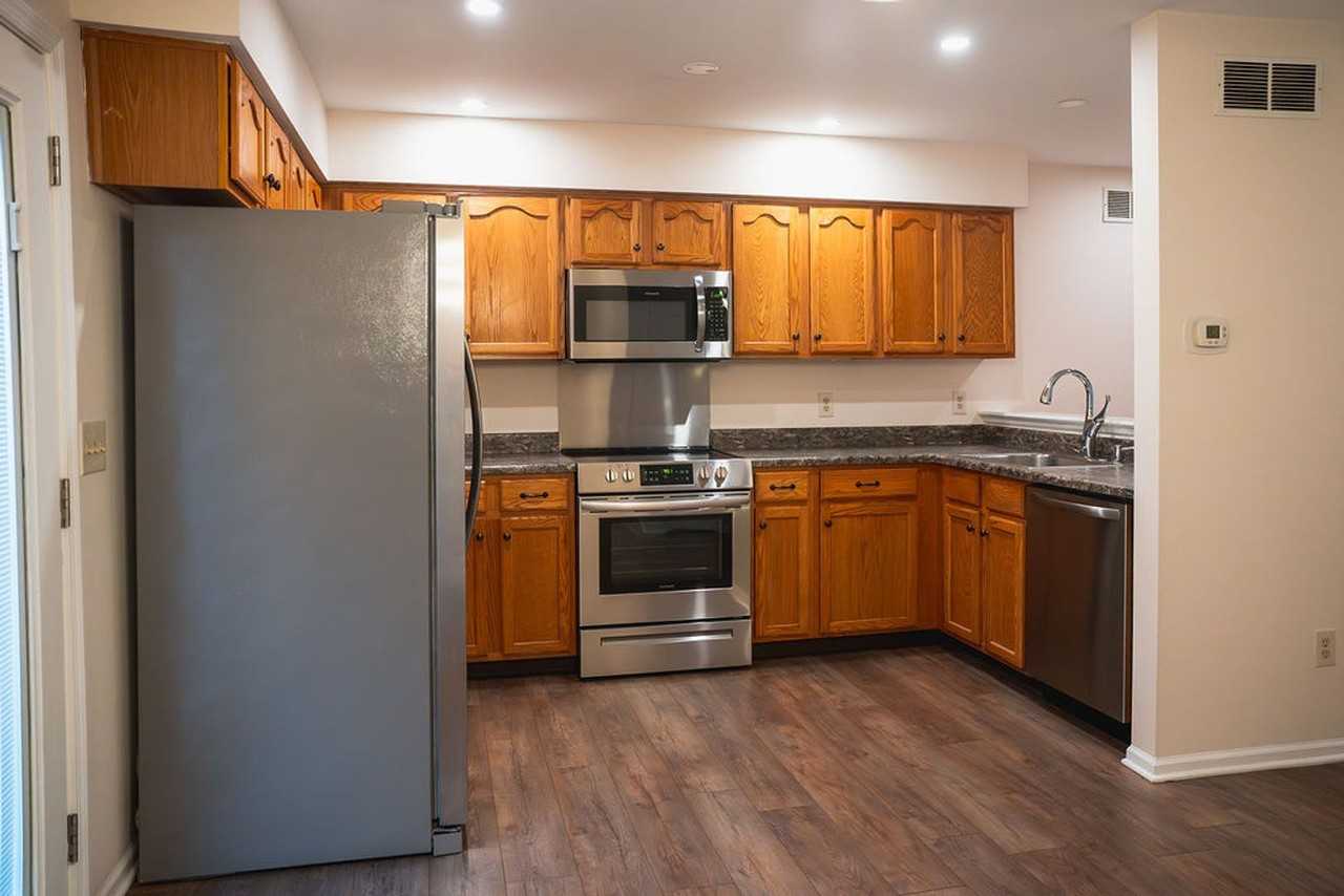 149 Sunnyside Ln - Photo 4 of 18