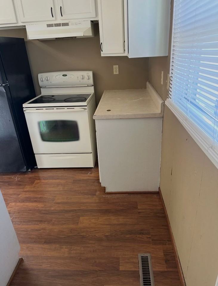 1811 W 13th St - Photo 4 of 28