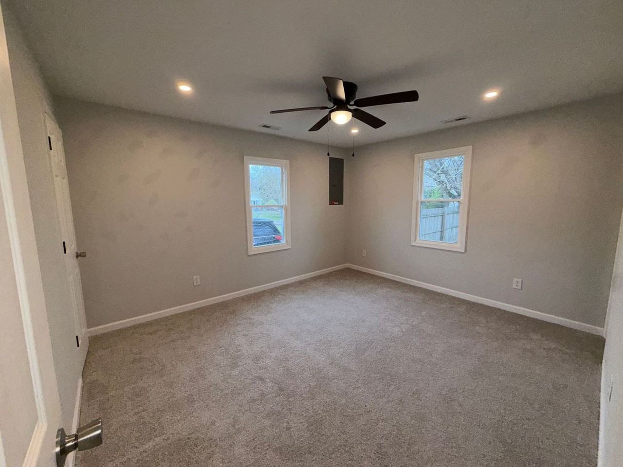 1008 Clarys Dr - Photo 7 of 11