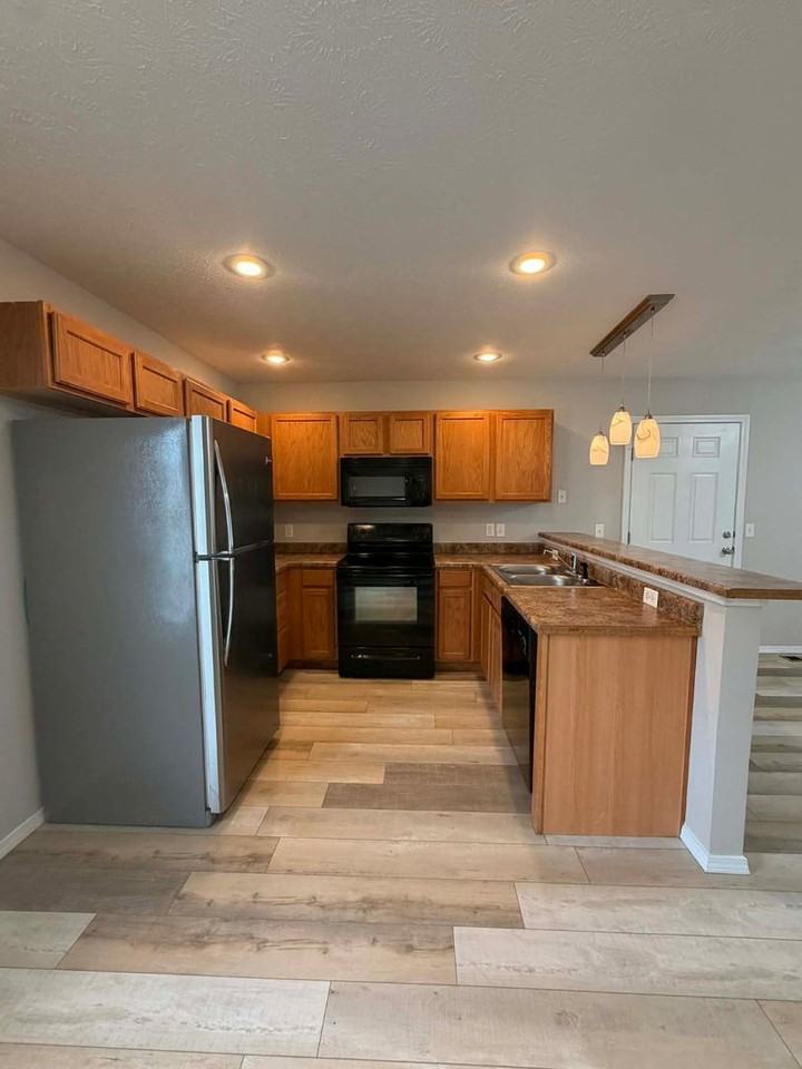 4506 E Chipmunk Ln - Photo 6 of 20