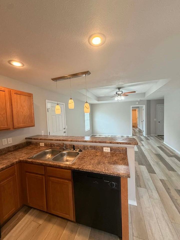 4506 E Chipmunk Ln - Photo 7 of 20