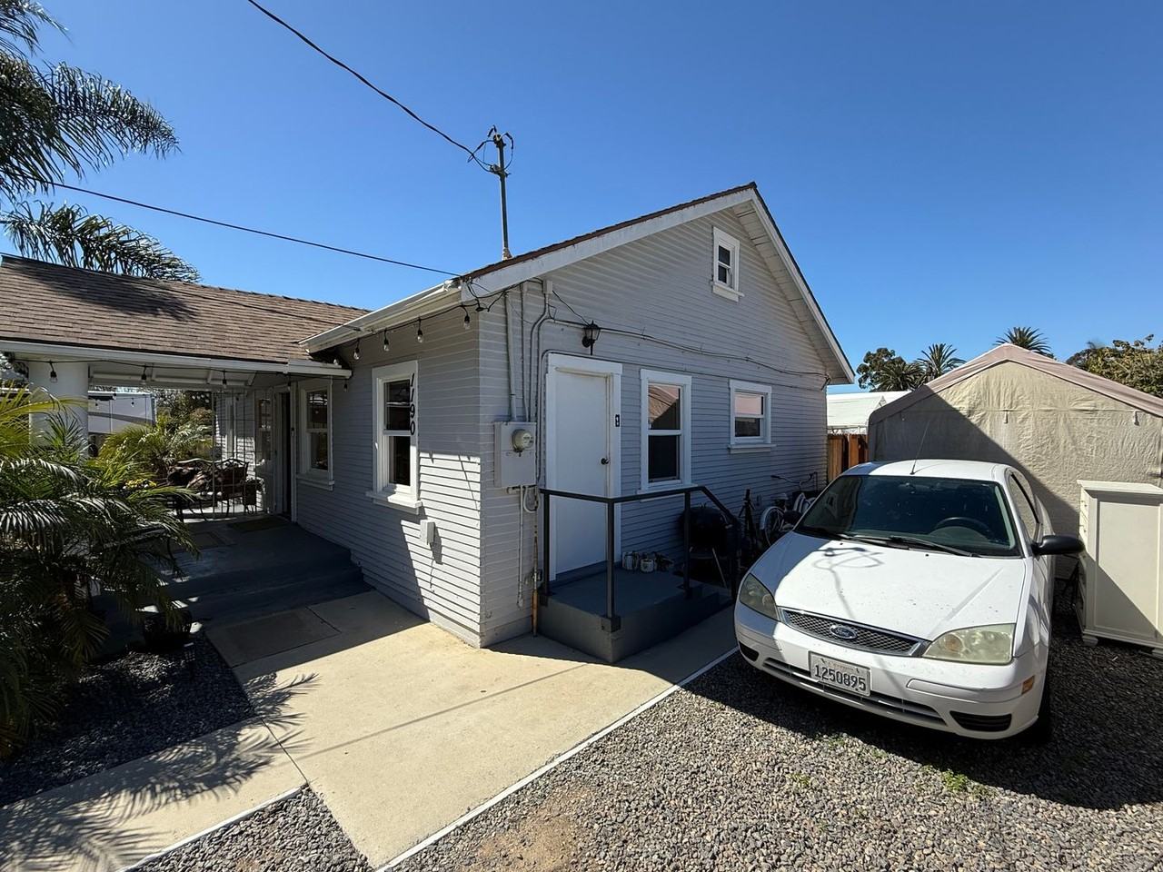 1190 Pine Ave - Photo 4 of 28