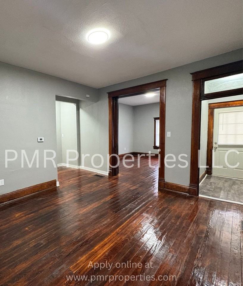 1520 Mitchell Ave - Photo 4 of 17