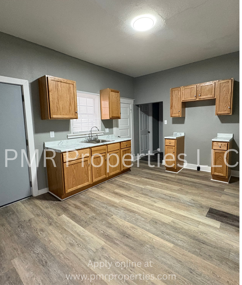 1520 Mitchell Ave - Photo 6 of 17