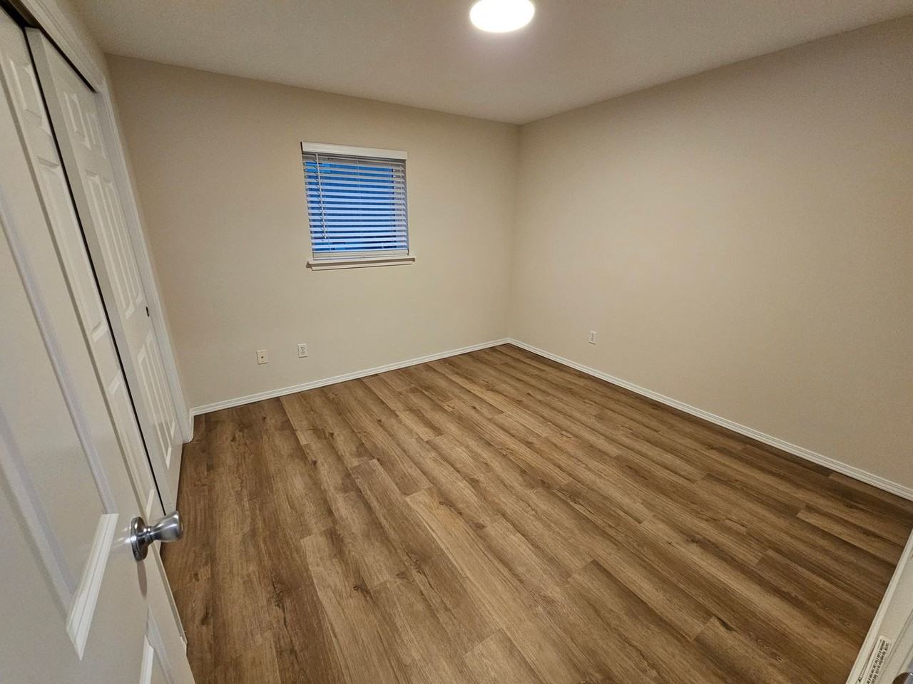 Deco Apartments - Photo 7 of 8