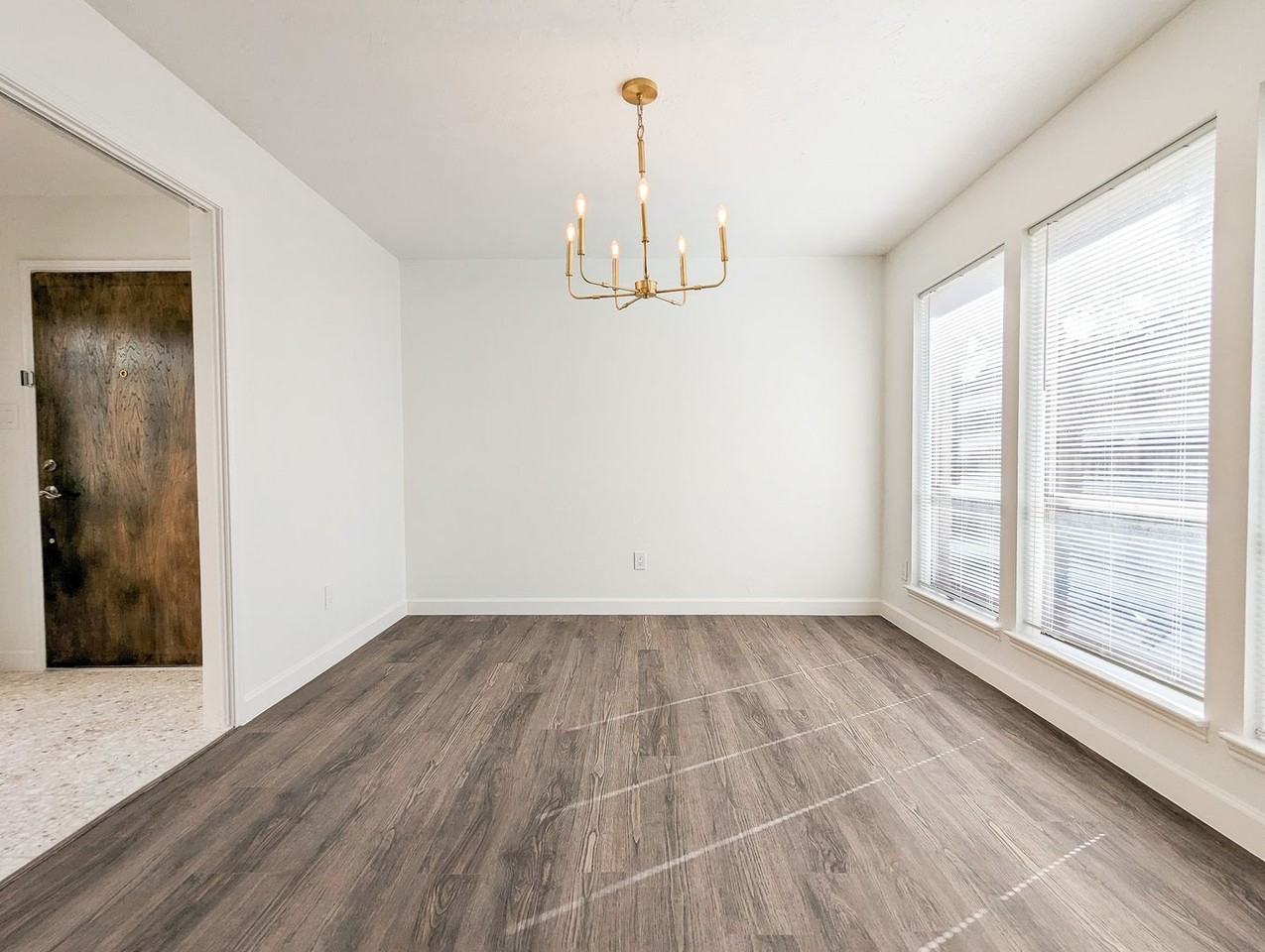 2706 Oakmont Ln - Photo 4 of 41