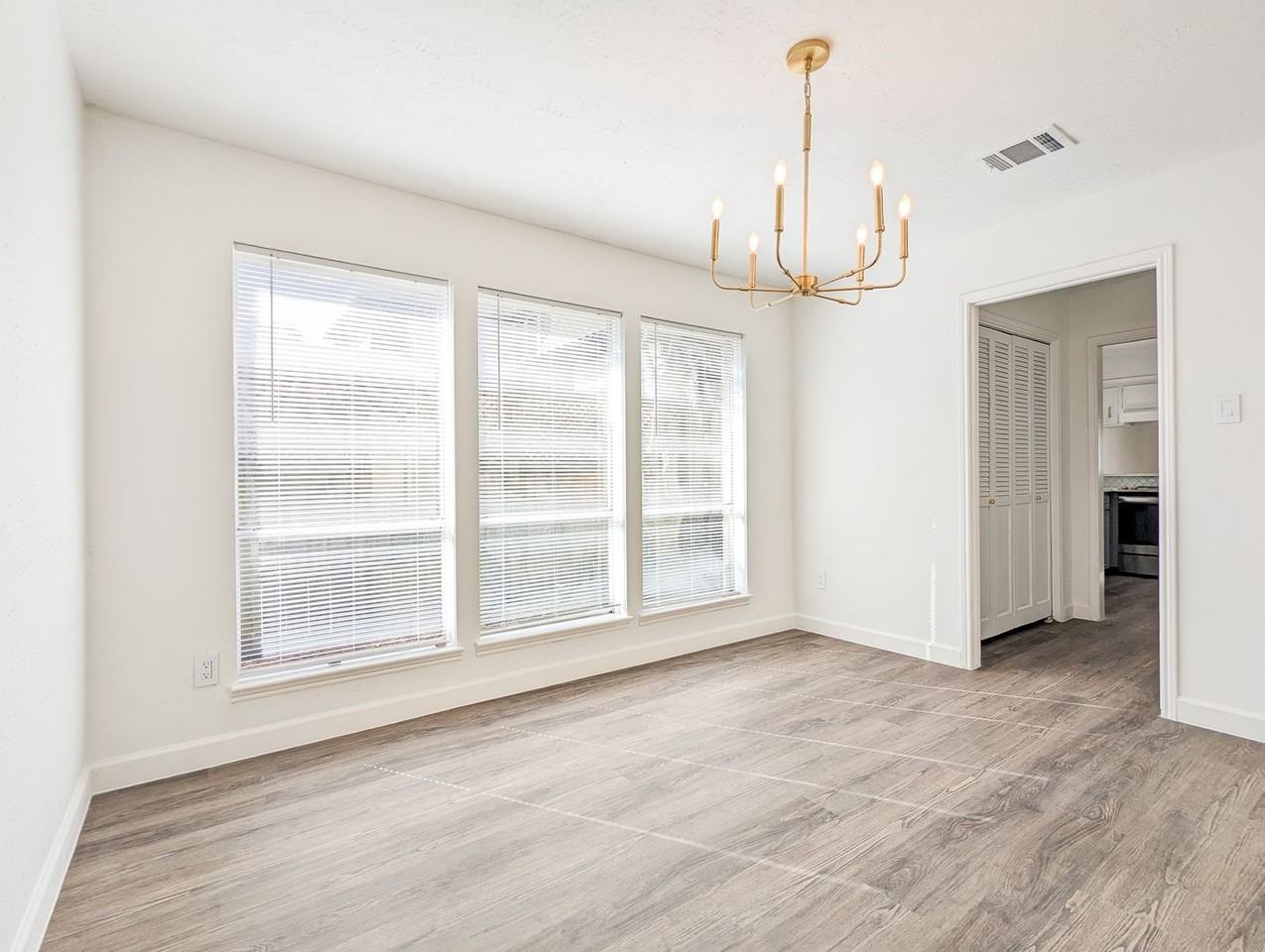 2706 Oakmont Ln - Photo 6 of 41