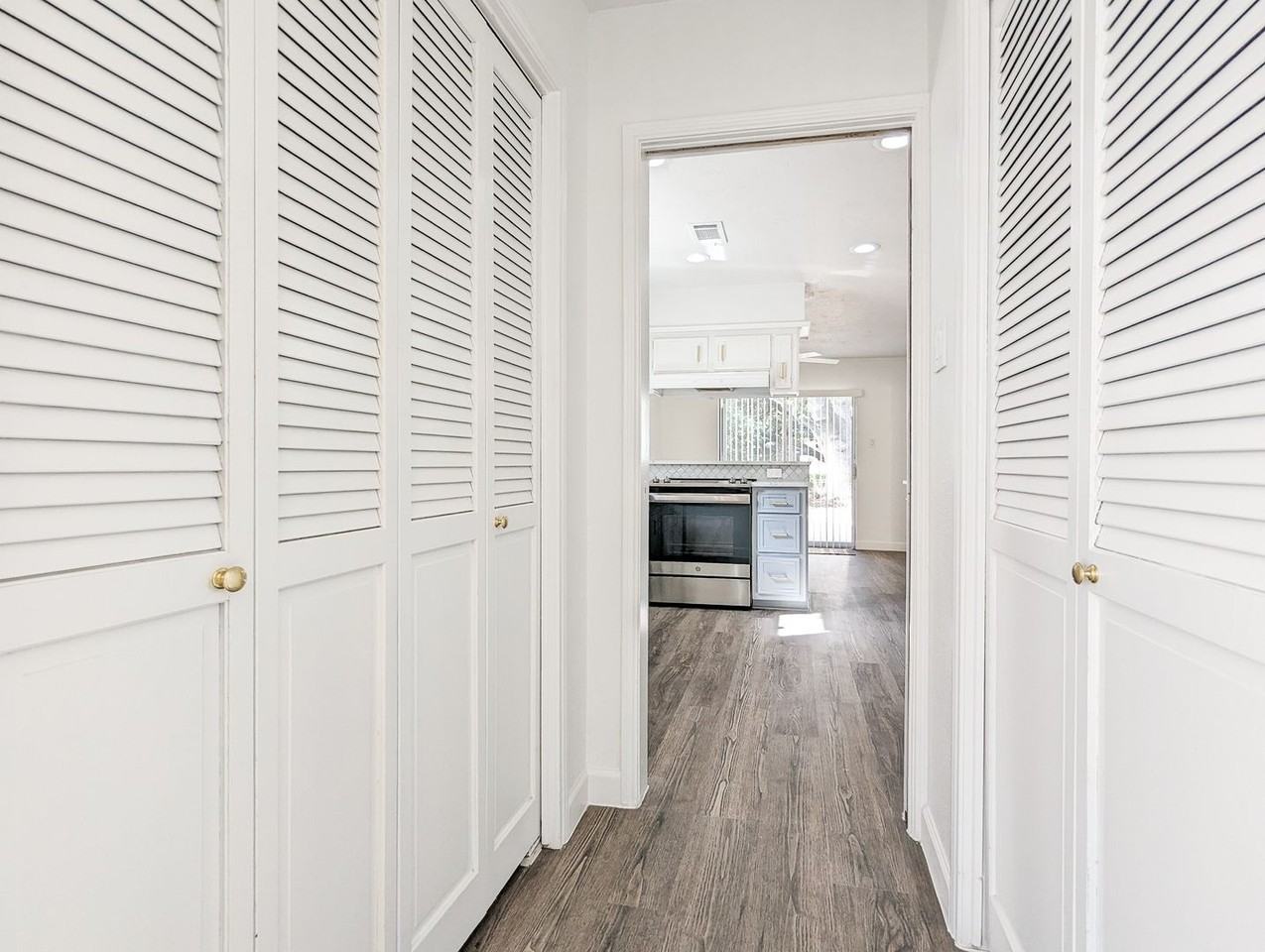 2706 Oakmont Ln - Photo 7 of 41