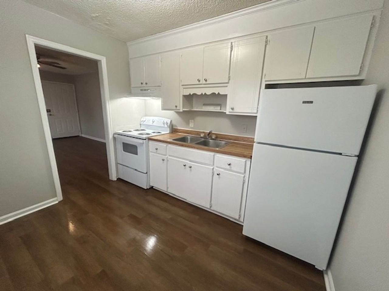 123 Calvin Ct Apt A - Photo 5 of 11