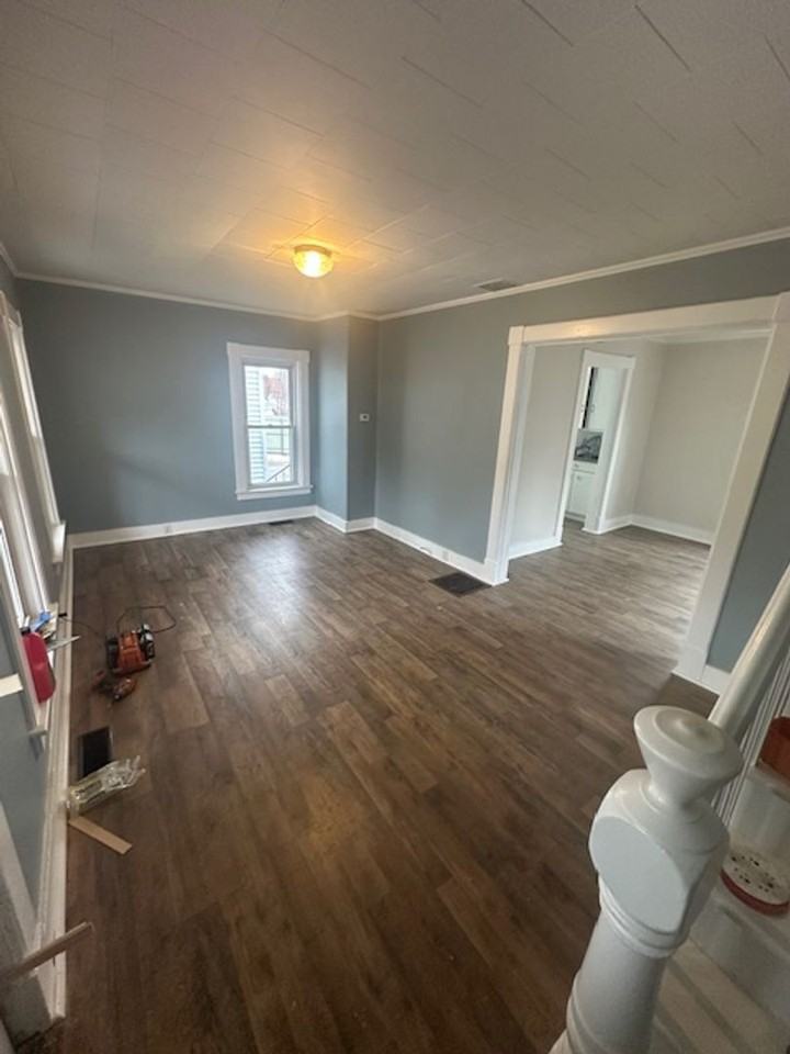 496 Union Ave - Photo 2 of 7