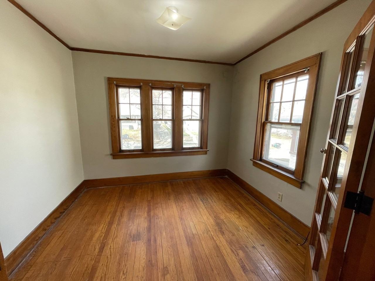 4273 Wirt St - Photo 5 of 17