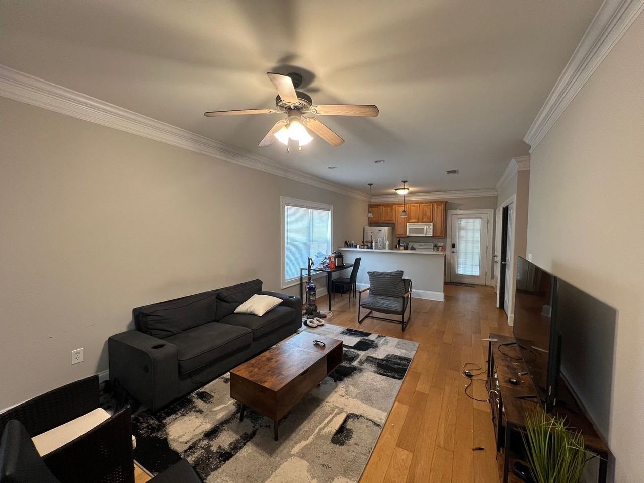 111 E Paces Dr - Photo 4 of 8