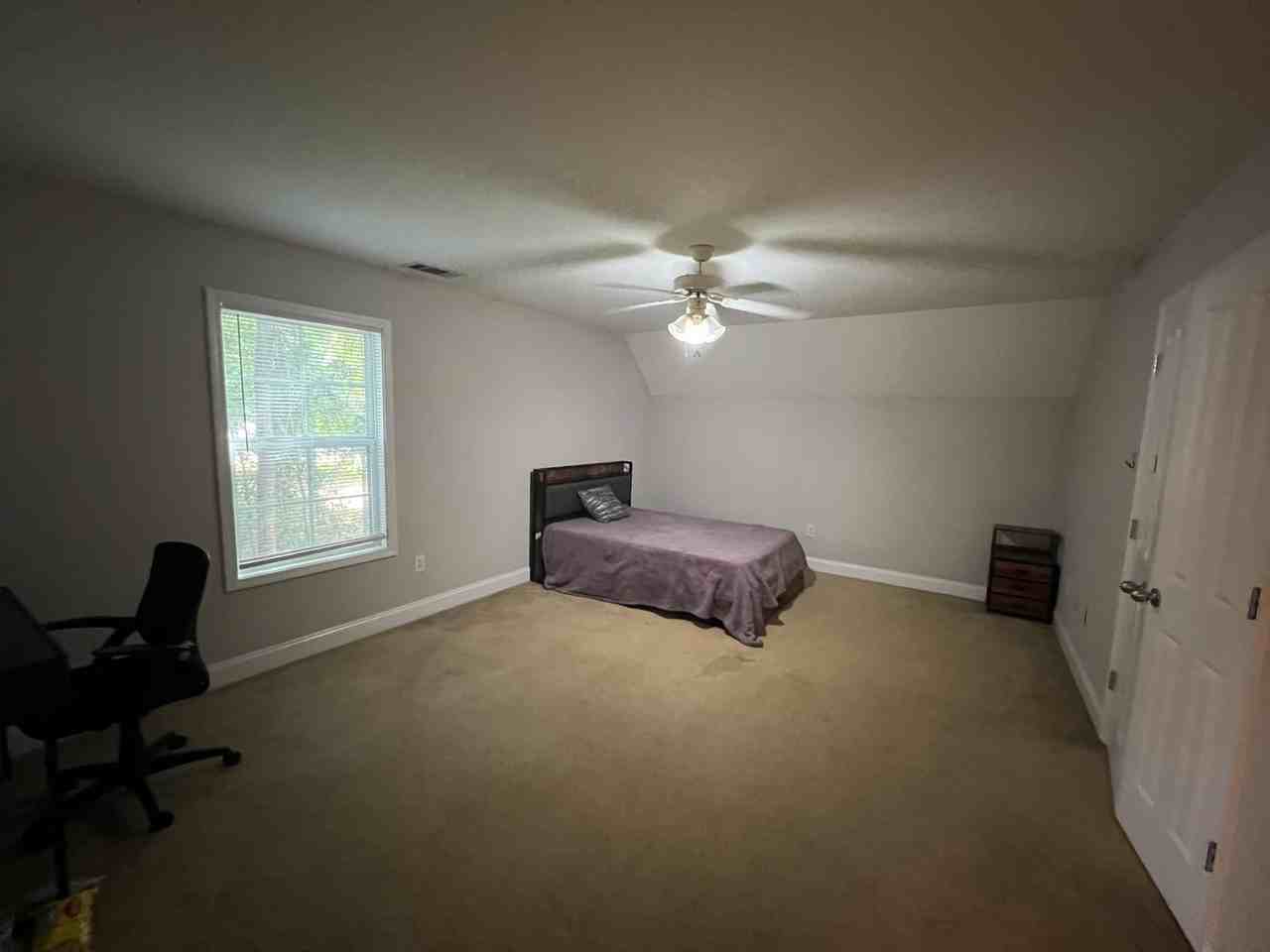 111 E Paces Dr - Photo 5 of 8