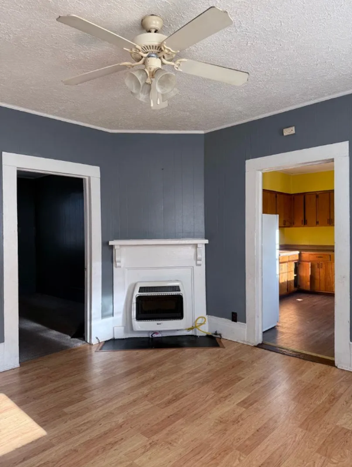 1607 3rd Ave - Photo 3 of 10