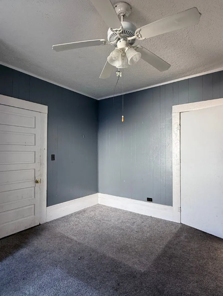 1607 3rd Ave - Photo 6 of 10