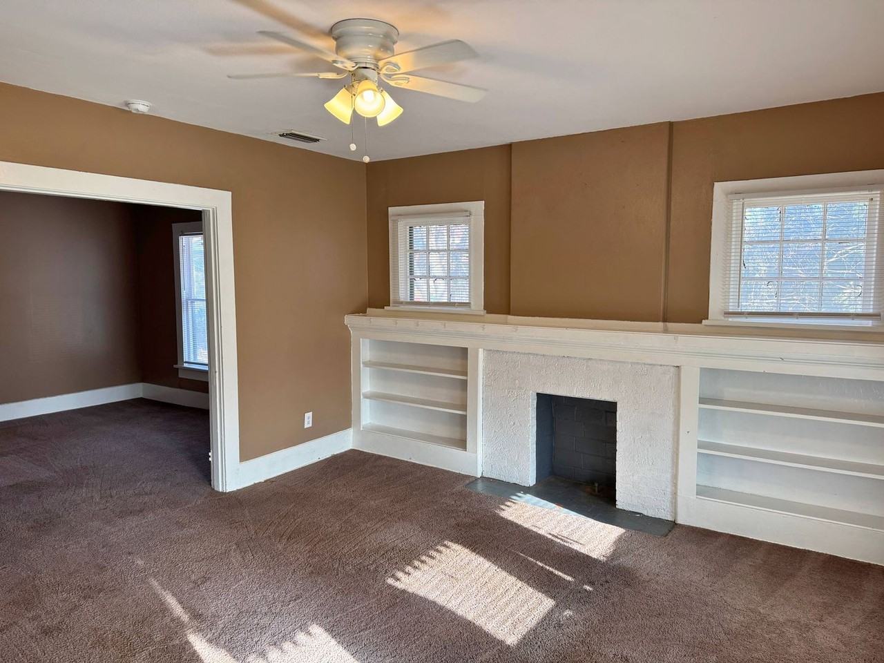 1604 Britain St - Photo 4 of 23