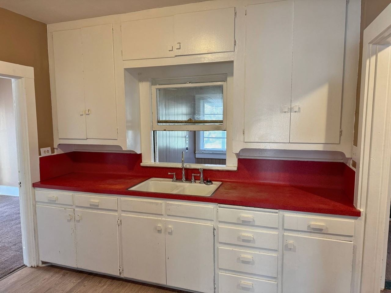 1604 Britain St - Photo 7 of 23