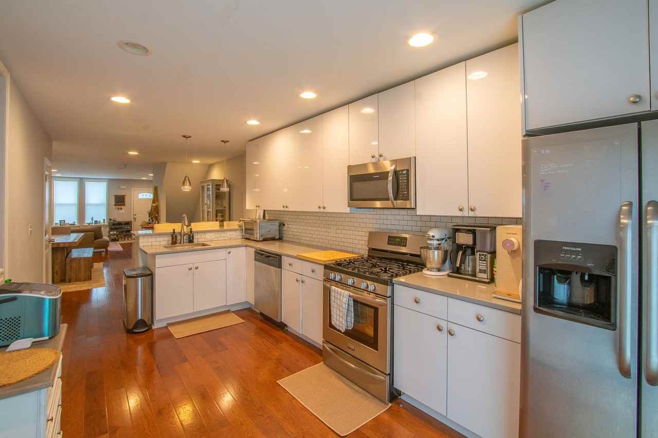 1230 S 24th St - Photo 6 of 39