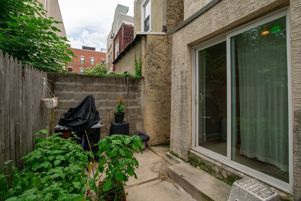 1230 S 24th St - Photo 7 of 39