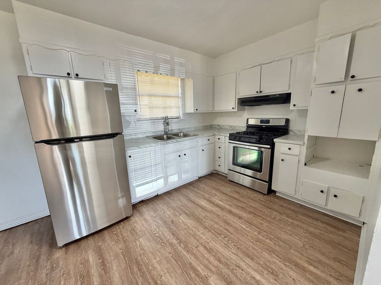 265 Nw 79th St - Photo 2 of 21