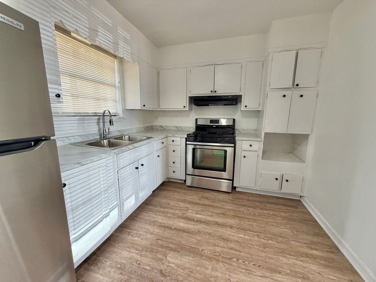 265 Nw 79th St - Photo 4 of 21