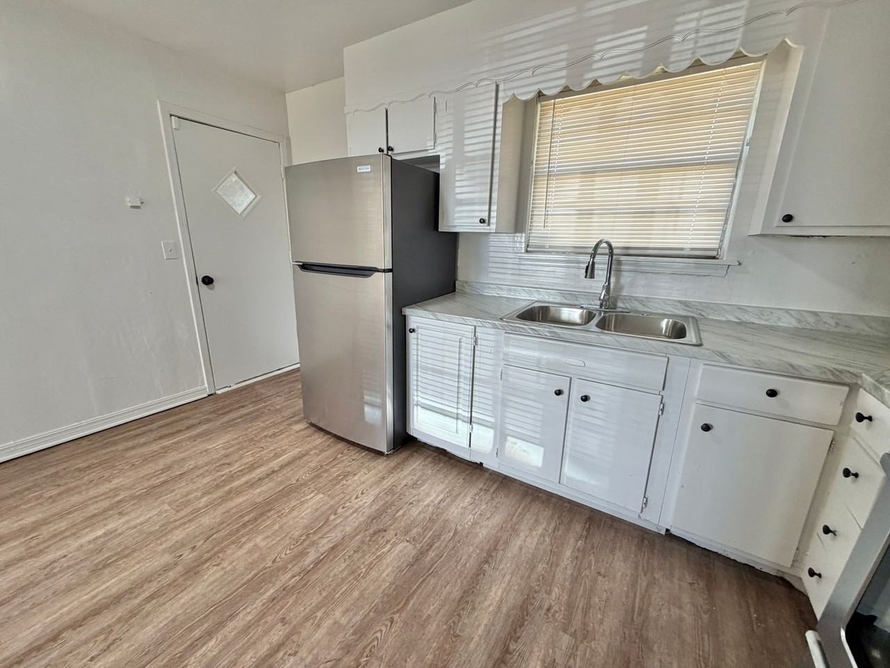 265 Nw 79th St - Photo 7 of 21