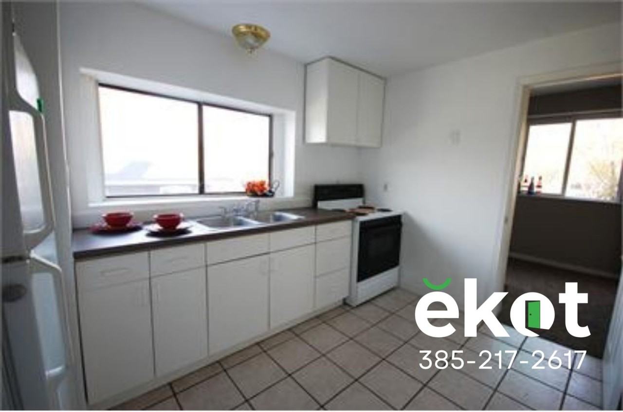 853 853 So. 400 Ea. - Photo 2 of 8