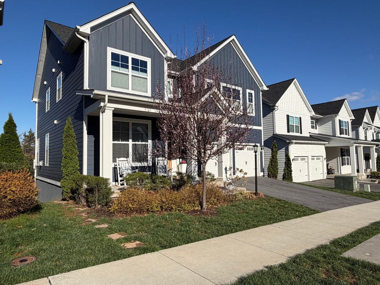 1078 Delphi Ln - Photo 2 of 47