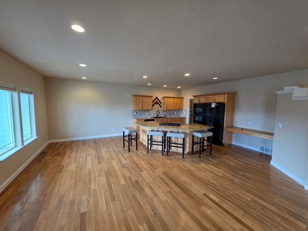 1620 S Cochran St - Photo 2 of 20