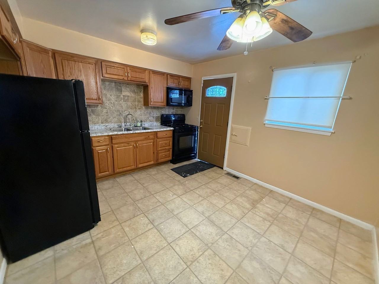 3378 E 116th St - Photo 3 of 20