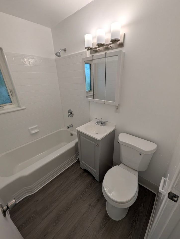 1747 21st Ave - Photo 3 of 9