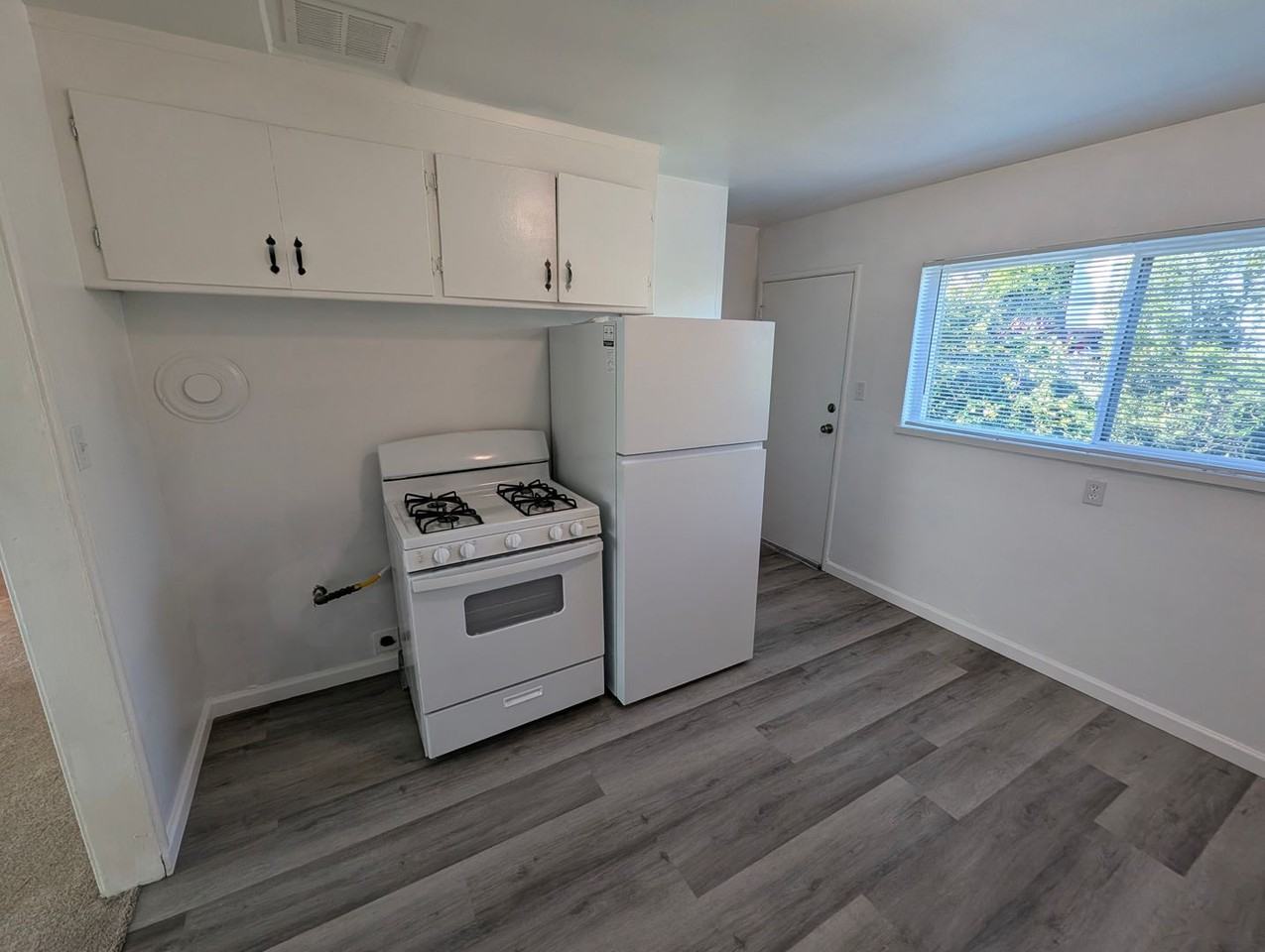 1747 21st Ave - Photo 7 of 9