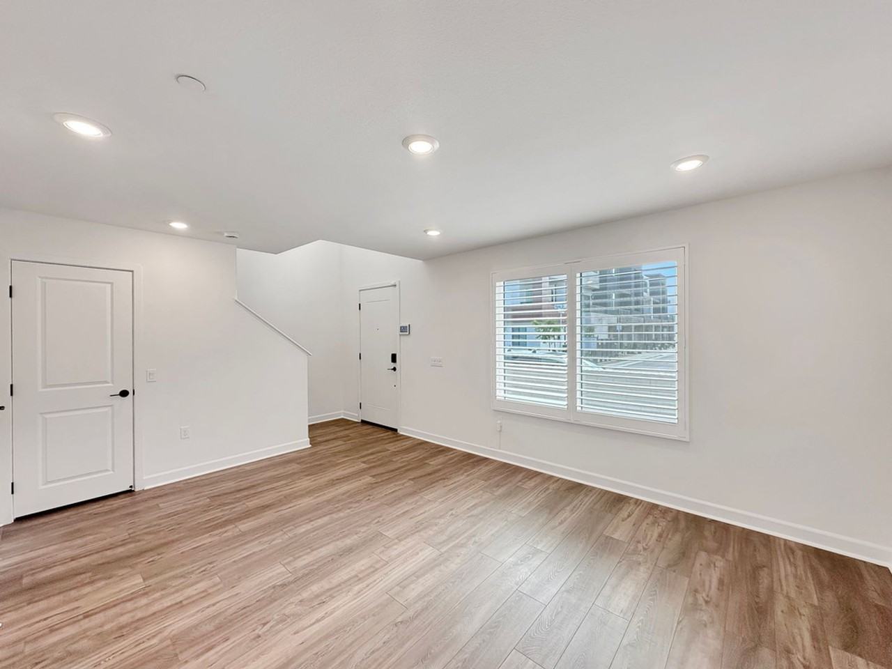 2122 Reed Dr - Photo 2 of 23