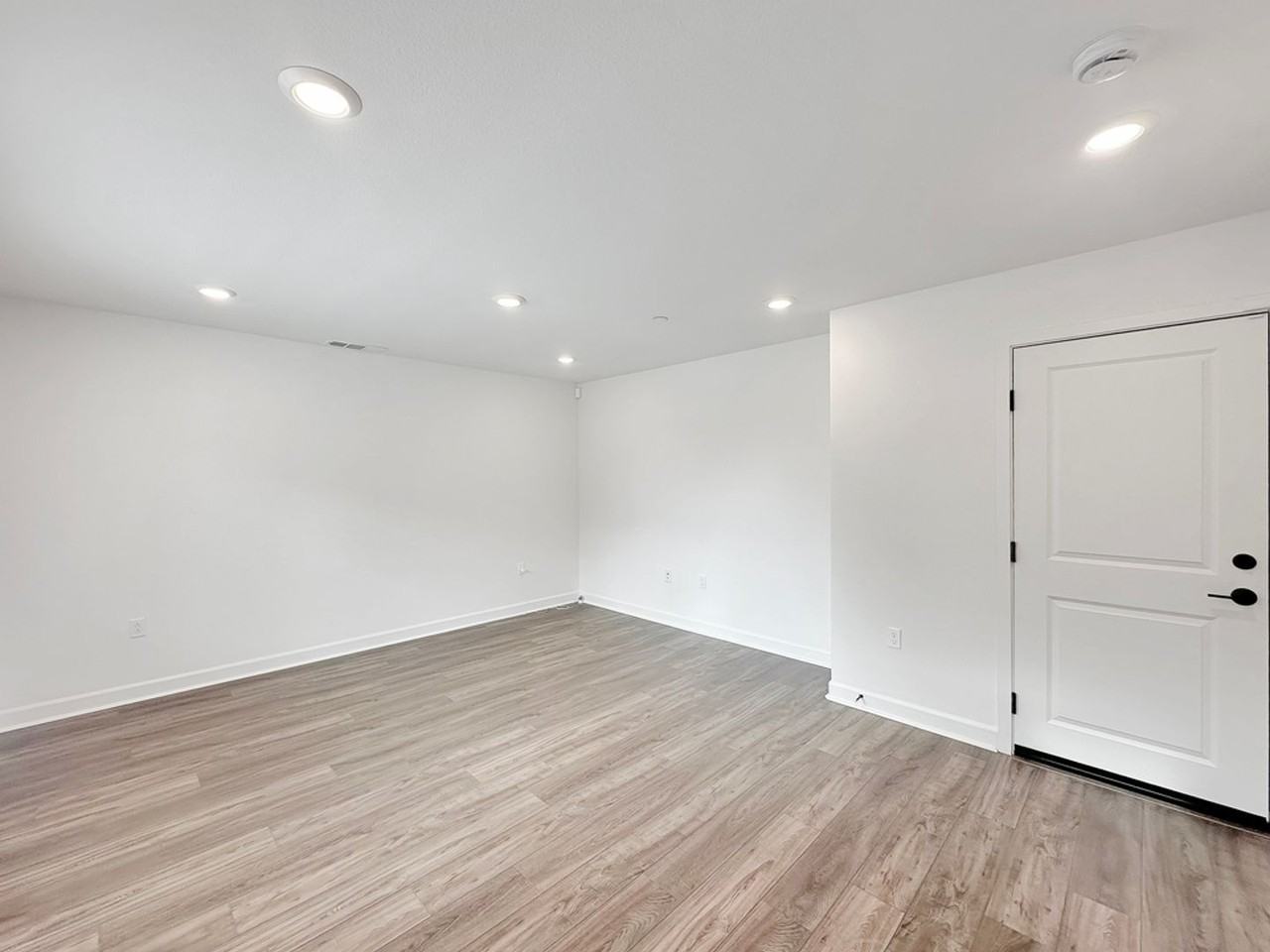 2122 Reed Dr - Photo 3 of 23