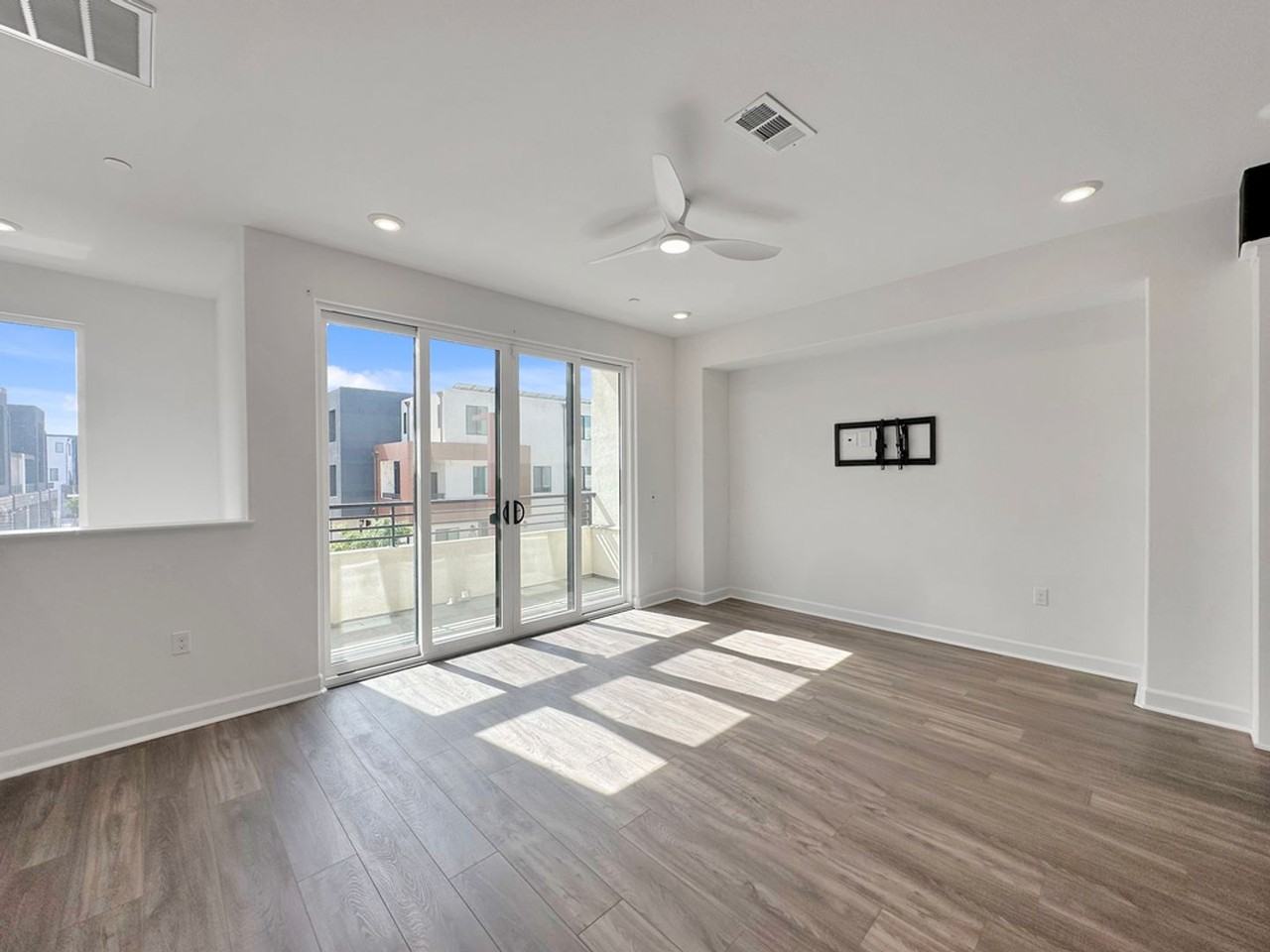 2122 Reed Dr - Photo 5 of 23