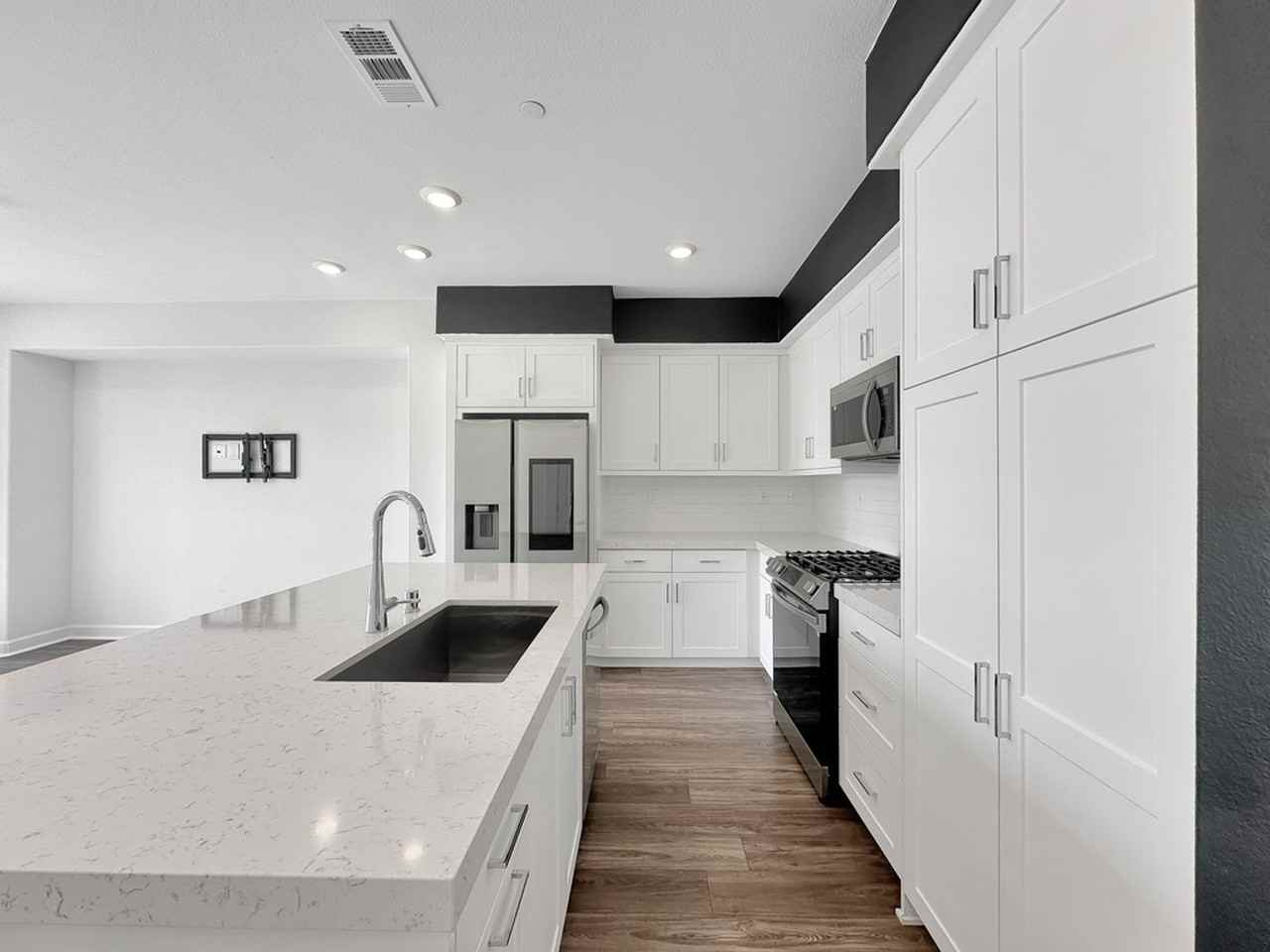 2122 Reed Dr - Photo 6 of 23