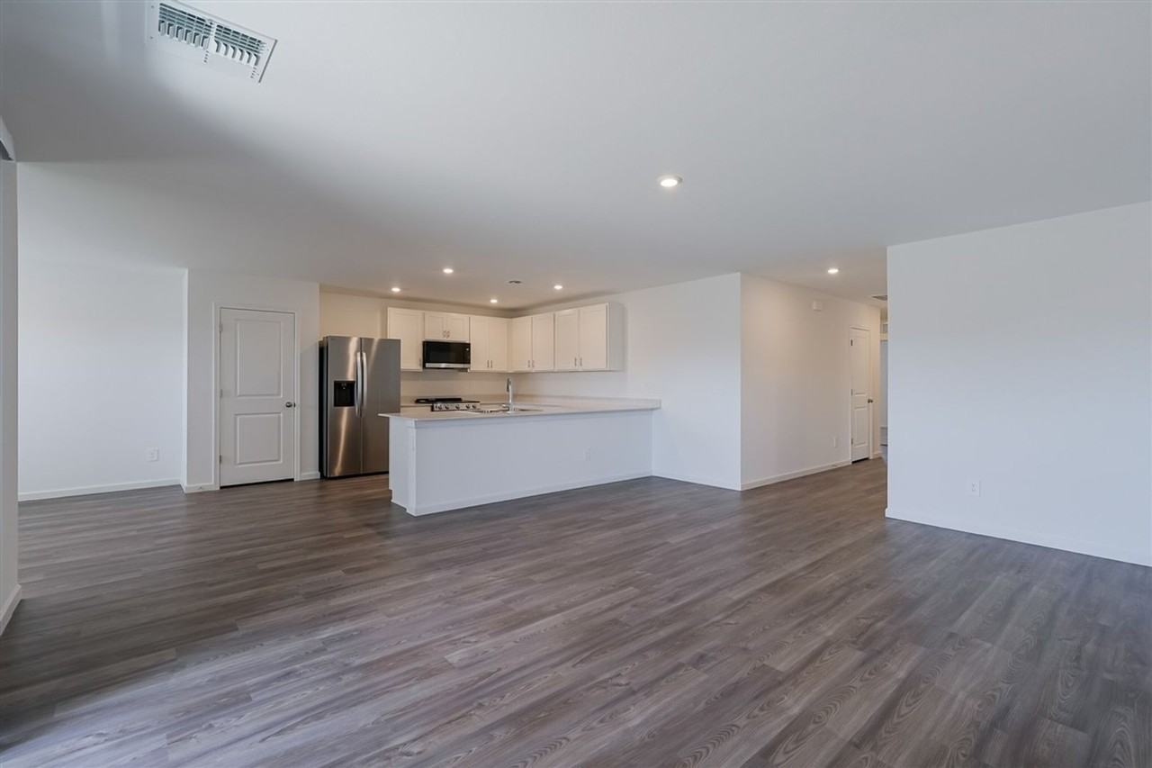 6932 N Bowen Blvd - Photo 6 of 39