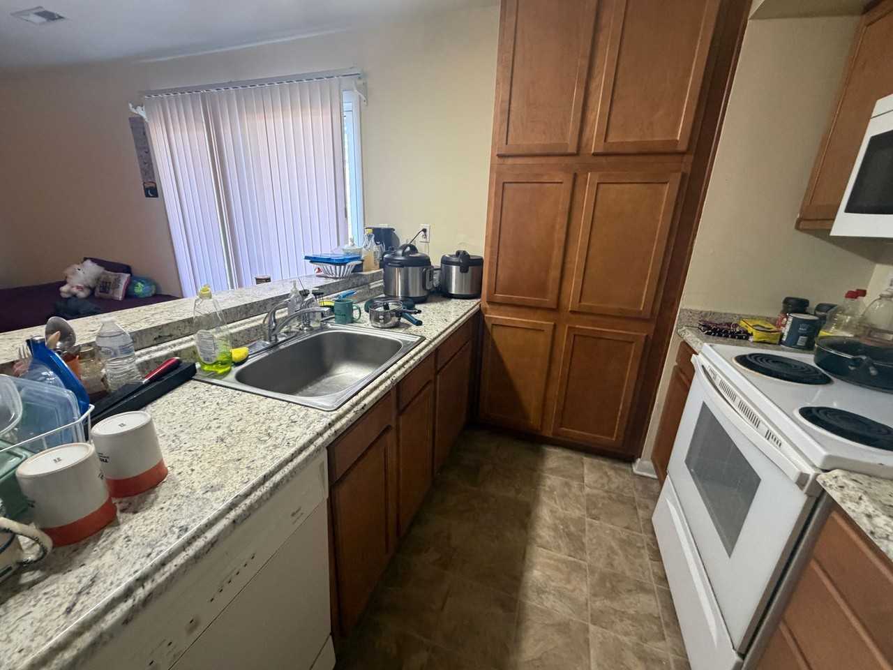 866 Claytor Sq - Photo 4 of 14