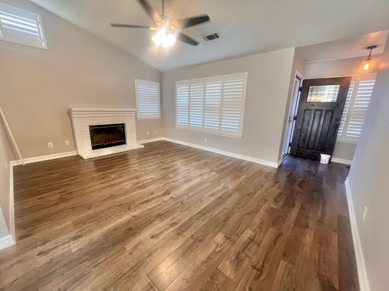 2223 San Luis St - Photo 2 of 21